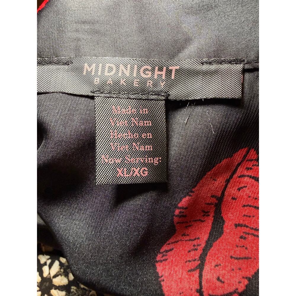 Midnight Bakery Kiss Print Satin Long Pajama Set, Black Red, Women's XL, NWT - Picture 7 of 11
